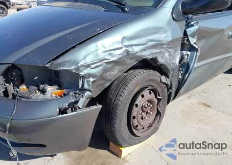 2002 Dodge Grand Caravan Sport z USA, uszkodzony, nr VIN 2B4GP44352R740008